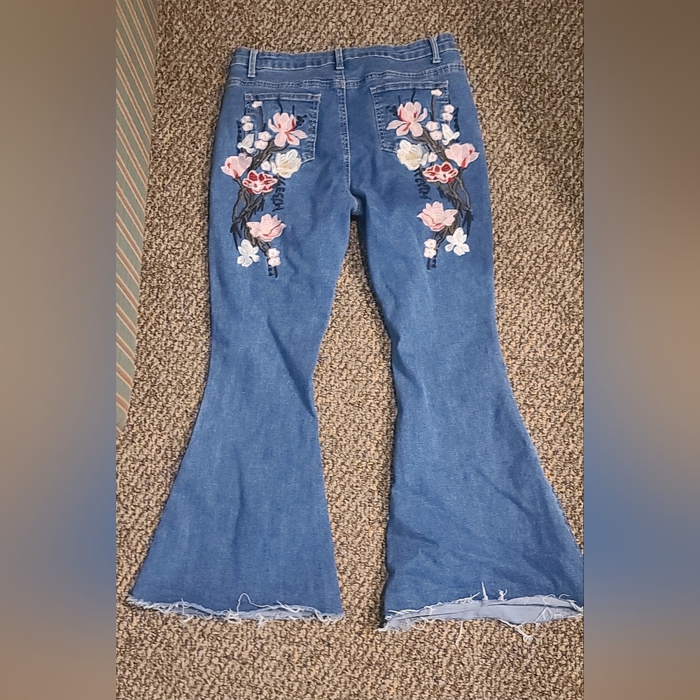 Blue Embroidered Floral Flare Jeans - Women's Large - altered cut off